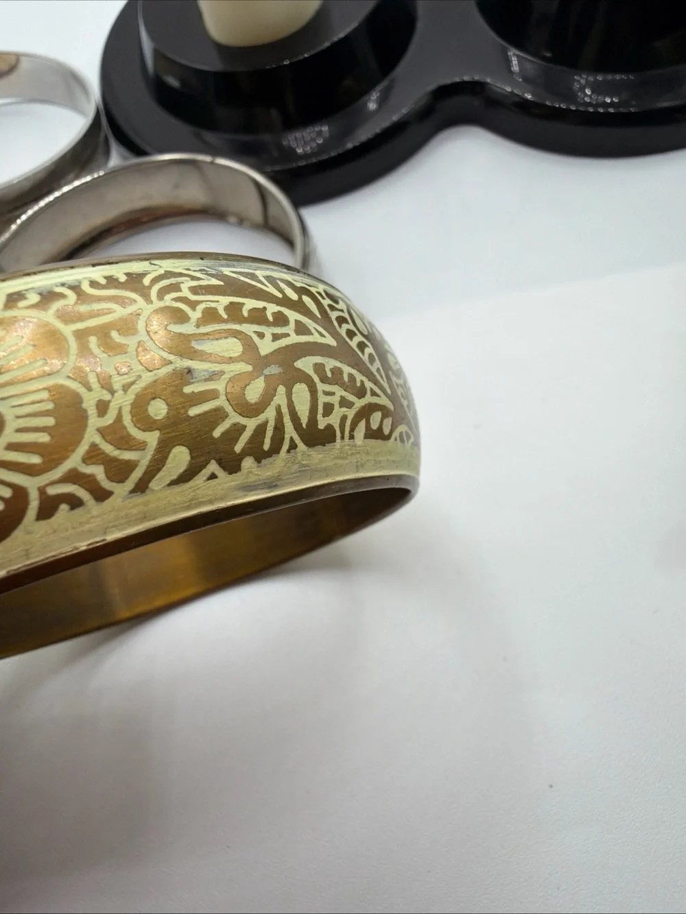 Vintage Chunky Brass, Enamel, Mother Of Pearl 9 Bangle Bracelet Jewelry Lot